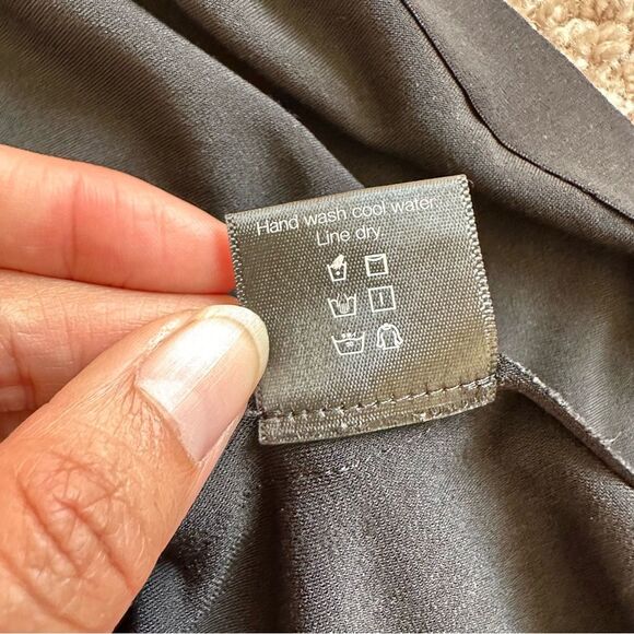 Norma Kamali Drop Shoulder Sleeveless Dress in Black Size Small - Picture 8 of 8